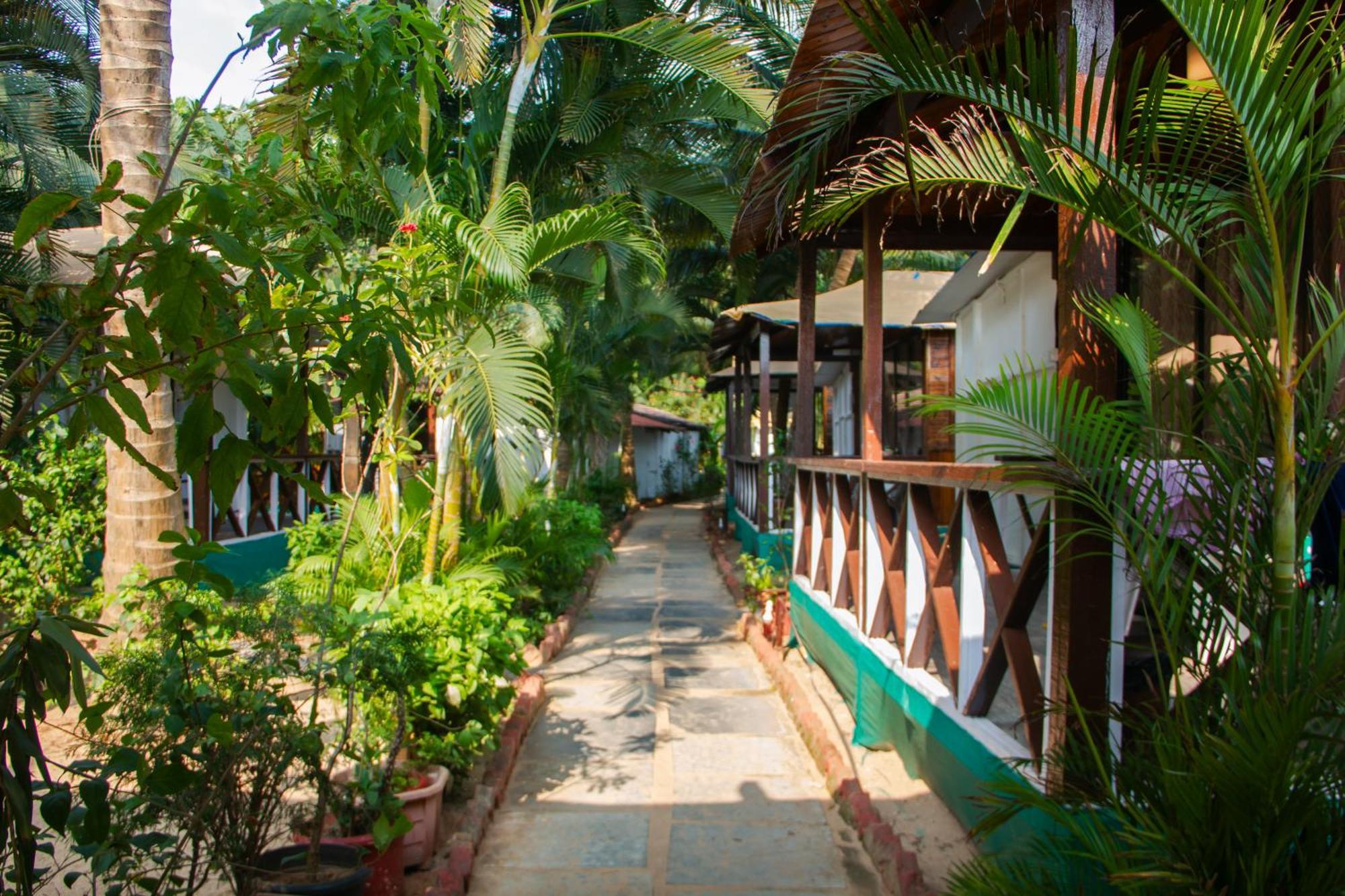 Cuba Patnem Hotel Patnem Beach Exterior foto
